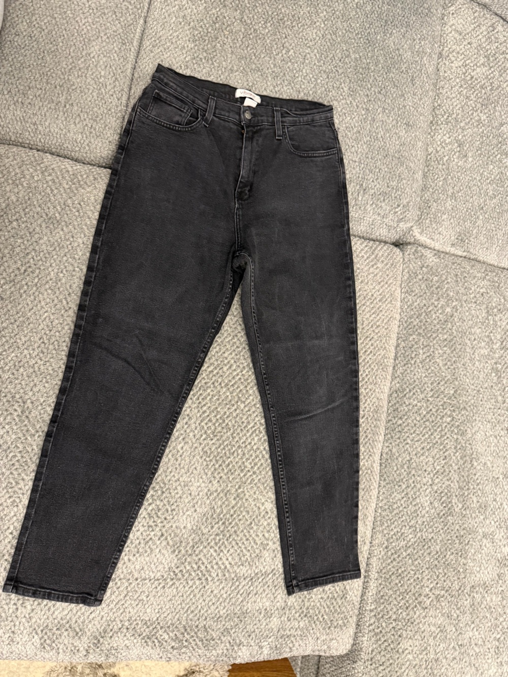 Vibrant Women's Skinny Jeans in Black Wash